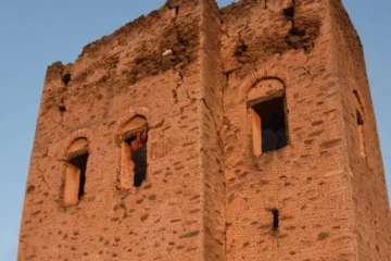 Donduran Kalesi (Beyler Kulesi) – Yenipazar